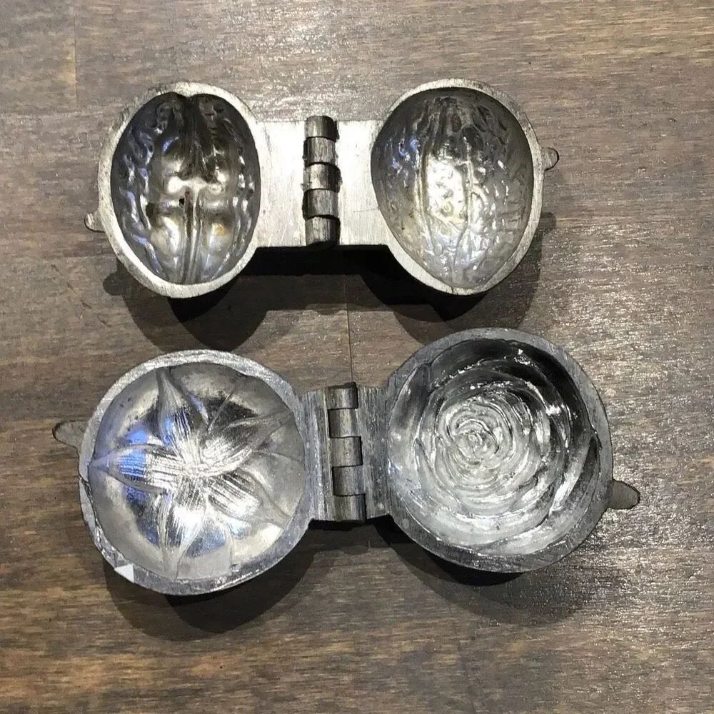 Pair of vintage molds for candy soap, or ice cream
